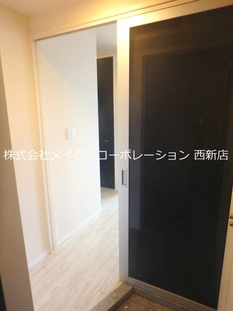 エスコート西片江 玄関