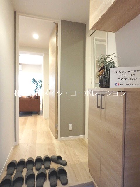 E・Maison Nishijin【旧八和ビル】 玄関