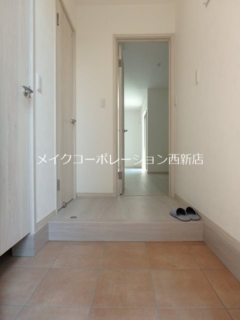 オズスクエア次郎丸 玄関