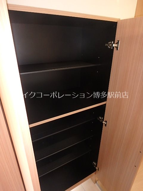ロイヤルコンフォート渡辺通り その他17