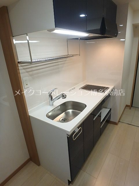 ロイヤルコンフォート渡辺通り キッチン