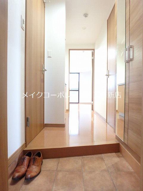 玄関 サンセット今川 玄関