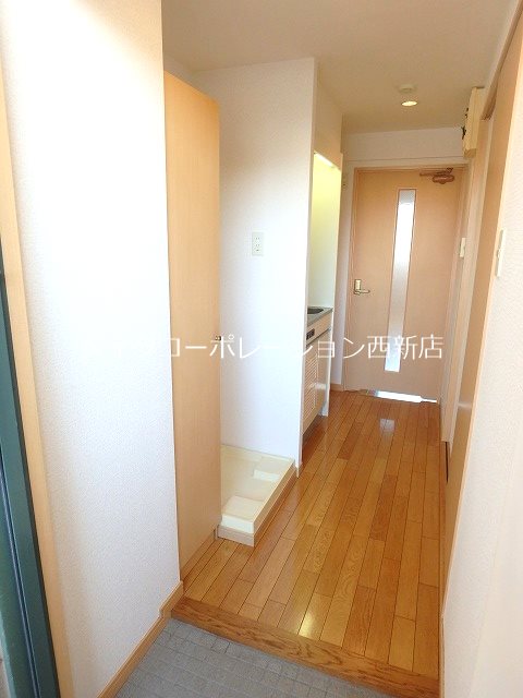 クウィーンズ昭代 玄関