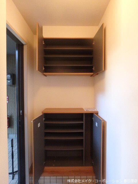 写真は同型タイプ ペイド・エスポワールC棟 玄関