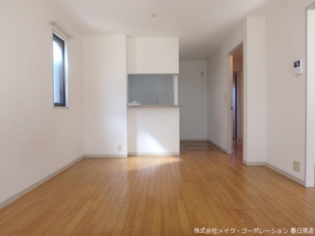 写真は同型タイプ ペイド・エスポワールC棟 リビング