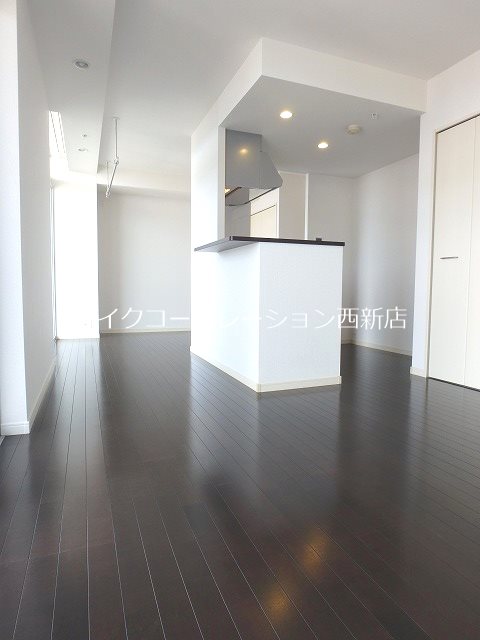 ラクレイス西新レジデンシャルタワー リビング