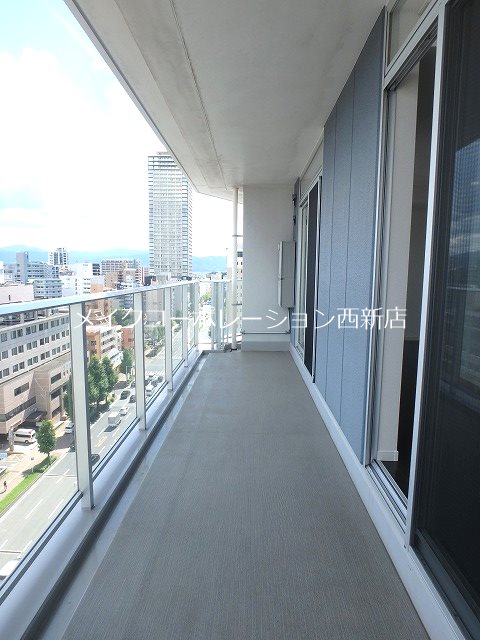ラクレイス西新レジデンシャルタワー ベランダ
