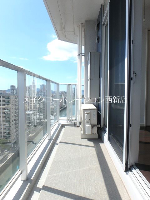 ラクレイス西新レジデンシャルタワー ベランダ