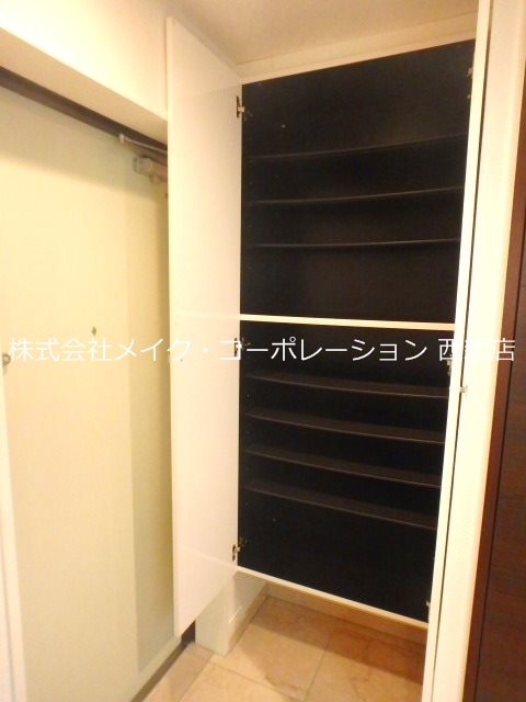 アクタス六本松アネックス～ネット無料～ 玄関
