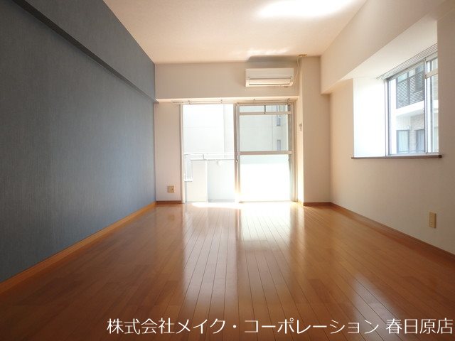 写真は同型タイプ ロイヤルハイツ春日 ベッドルーム