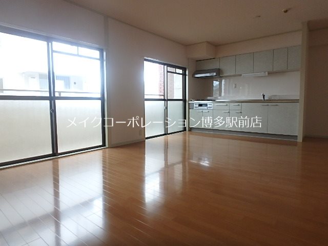 リビング 三基ビル  リビング