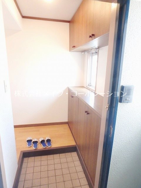 サンライト原 玄関