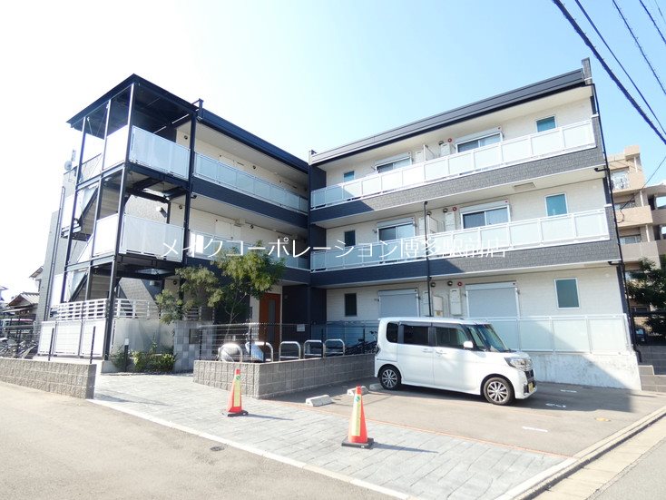 リブリ・アイリス諸岡 外観