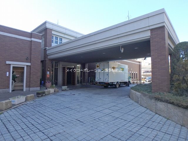 アンピール馬出九大病院前 外観