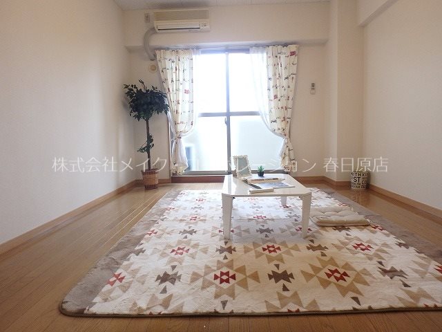 写真は同型タイプ エース参番館 リビング
