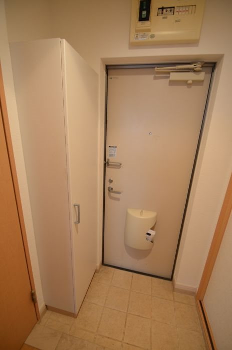 エスコーポ西新 玄関