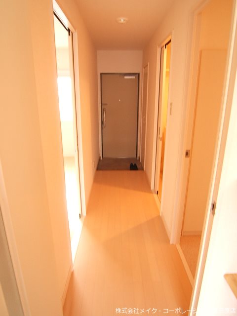 写真は同型タイプ ルネスボナール 玄関