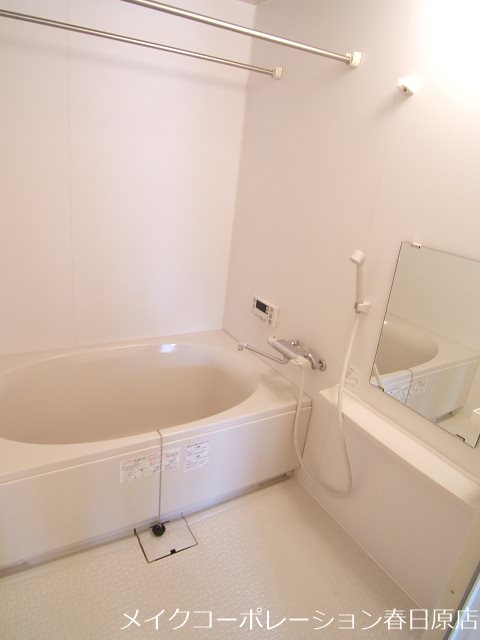 写真は同型タイプ ルネスボナール 風呂画像