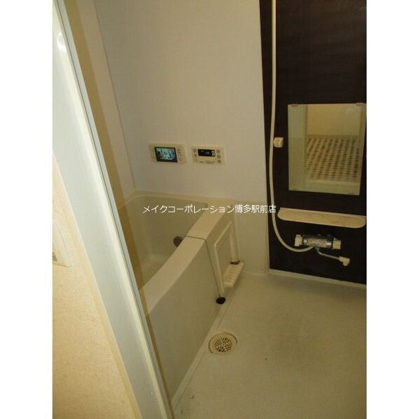 ※入居中の為別部屋写真使用現状優先 パグーロ東平尾Ⅱ 風呂画像