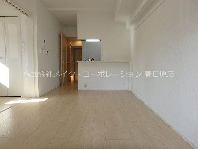 写真は同型タイプ ELEVITA弥永 リビング