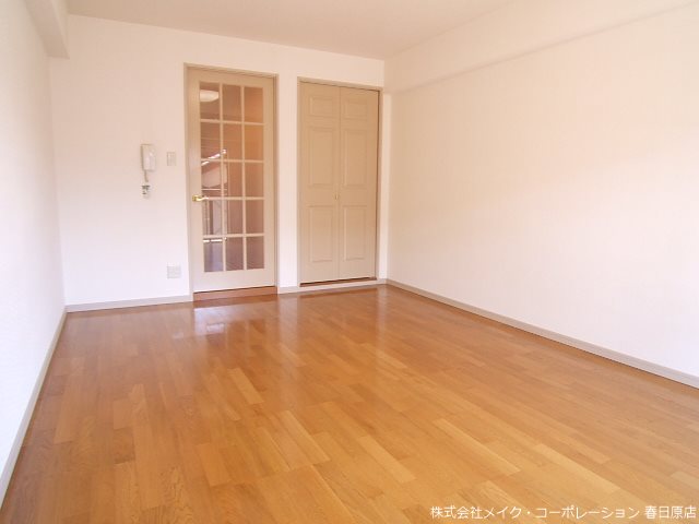 メゾンハクエイ リビング