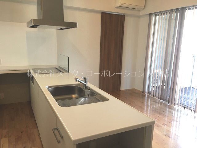 反転タイプ 赤坂ラテ リビング