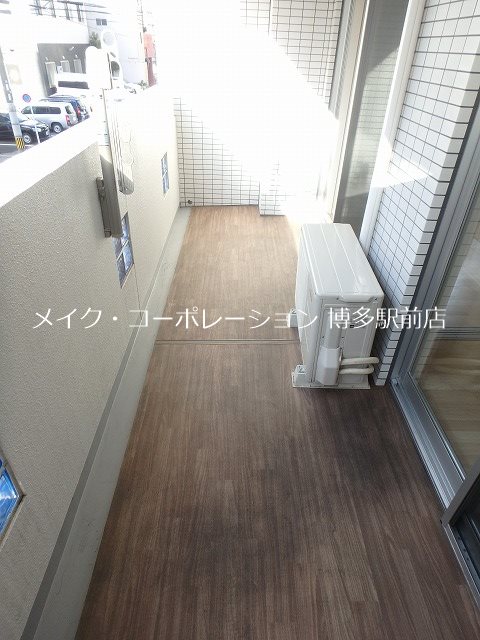 ※写真は棟内別部屋参考写真 サングランテ博多駅南 ベランダ