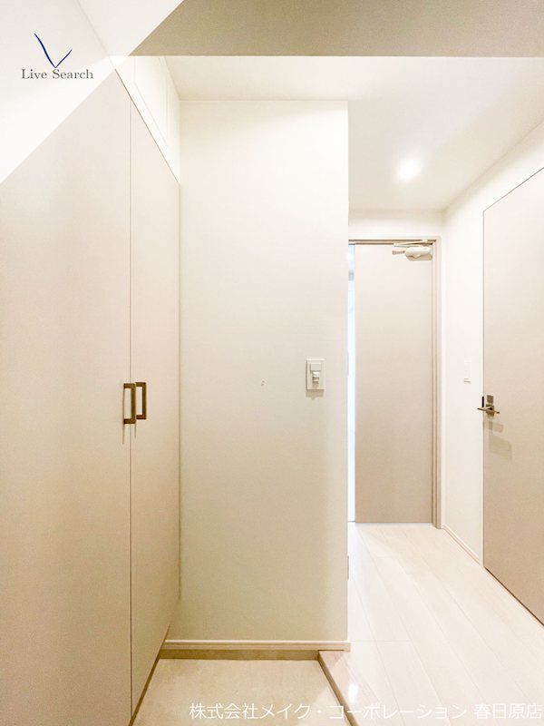 写真は同型タイプ アルティザ春日原駅前クロス 玄関