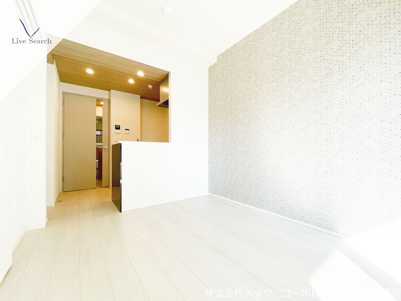 写真は同型タイプ アルティザ春日原駅前クロス リビング