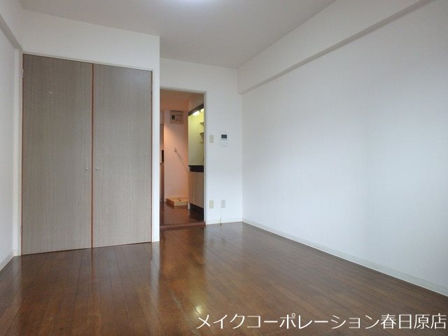 写真は同型タイプ モナーク大橋 リビング