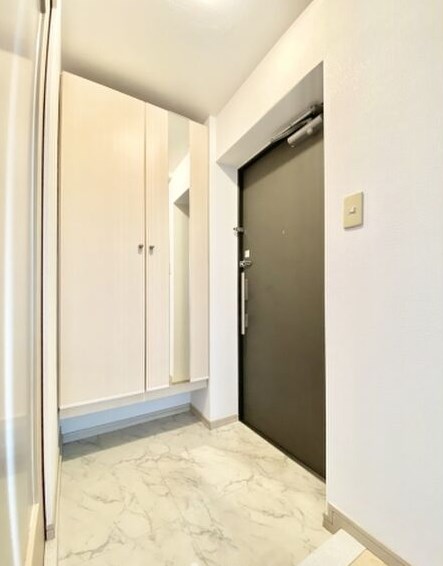 カラコレスⅠ 玄関