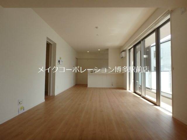 写真は同型タイプ 風河 リビング