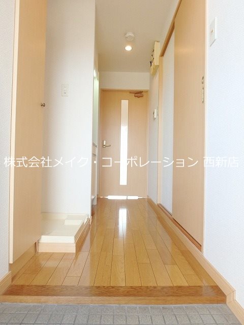 プラネット昭代 玄関