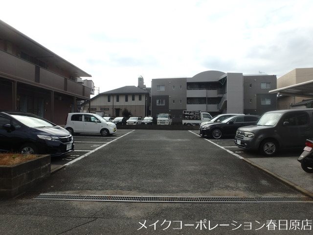 セジュール・エラン 駐車場
