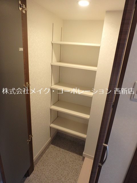 収納 エソラ西新~ネット無料~ その他9