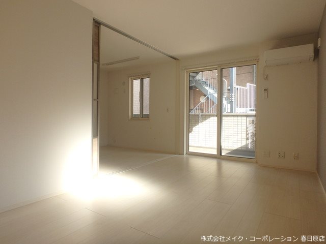 写真は同型タイプ D-room千鳥 リビング