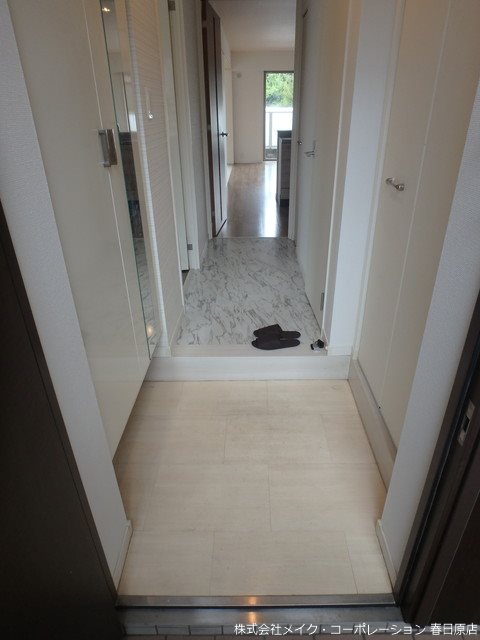 プルヌス コリーヌ 玄関