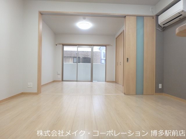 同物件、別部屋の写真です。 第35川崎ビル リビング