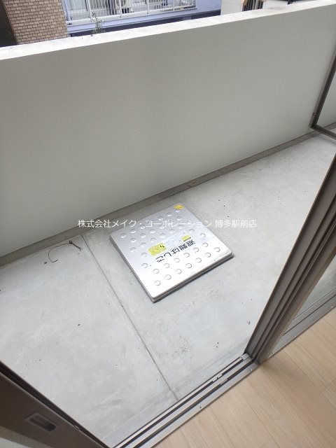 同物件、別部屋の写真です。 第35川崎ビル ベランダ