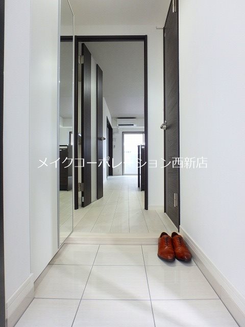 KL TOJIN WEST  玄関