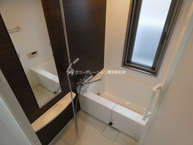 ※室内写真は同物件別部屋引用・現状優先で エンクレストNEO博多駅南 風呂画像