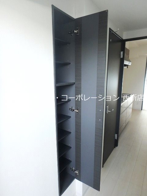 エトルシャンス花町～光ネット無料～ 玄関