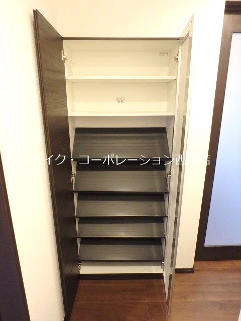 玄関 ロザンナ 玄関