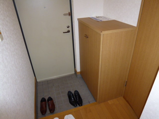玄関 リーセント春町 玄関