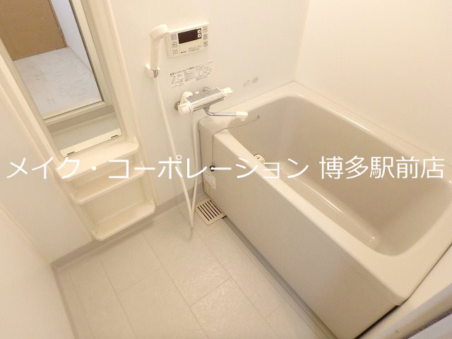 同物件、別部屋の写真です。 BJハウス博多 風呂画像
