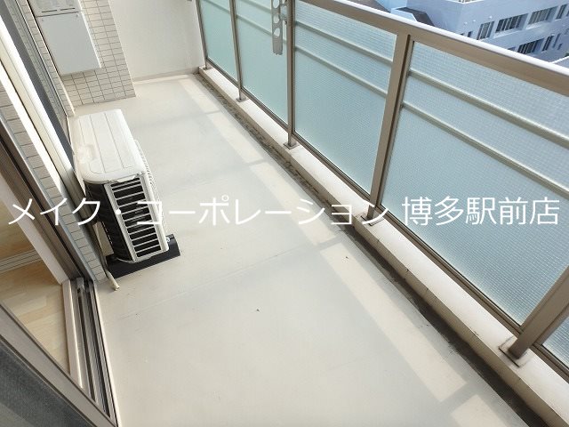 同物件、別部屋の写真です。 BJハウス博多 ベランダ