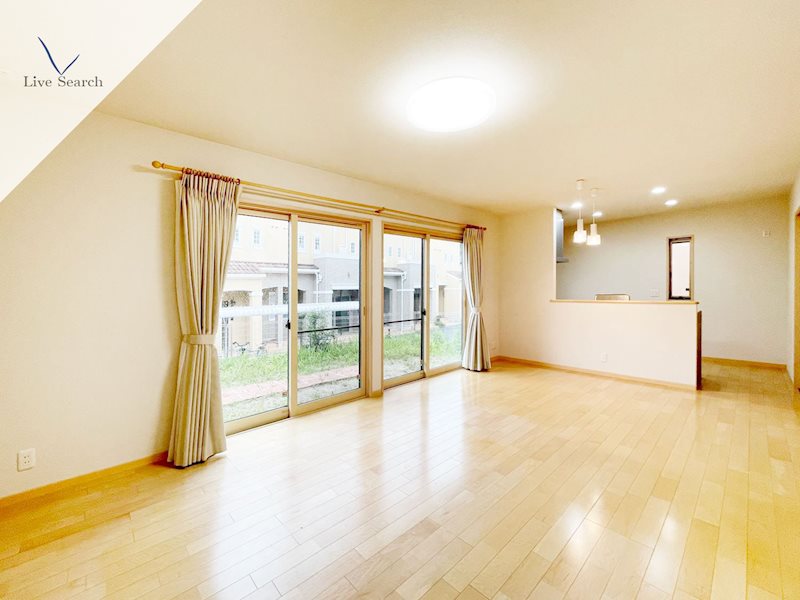 天神山1丁目戸建 リビング