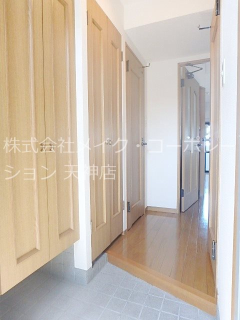 クリエート白金 玄関