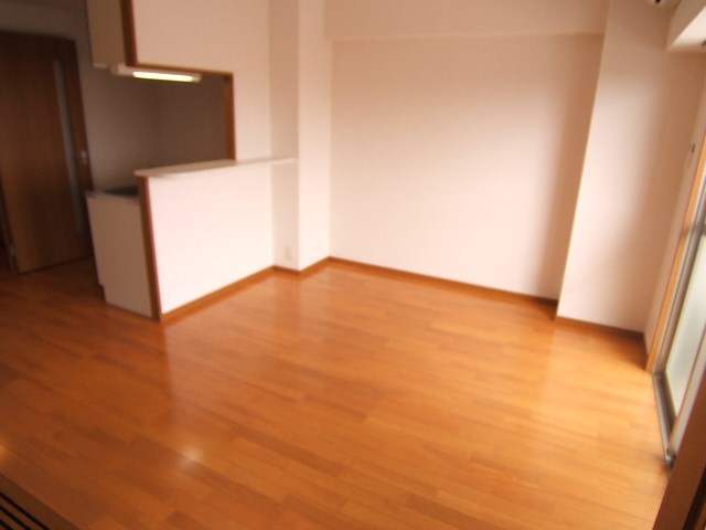 写真は同型タイプ カラコレスⅢ リビング