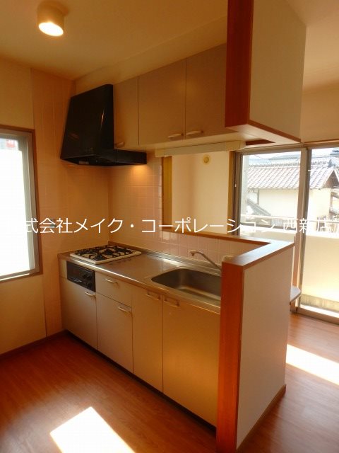 ラフィーネ西新 キッチン